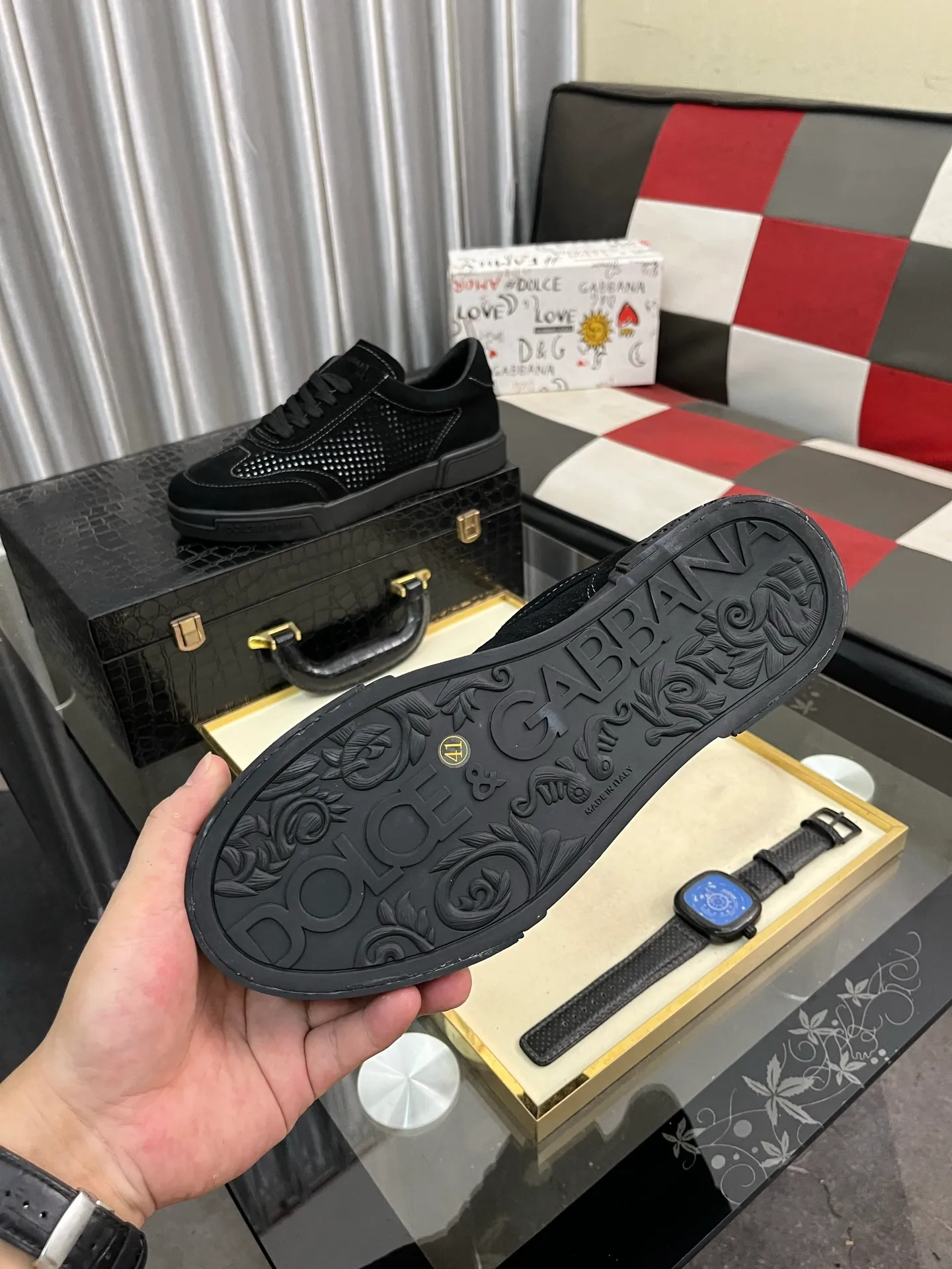 Men's shoes 💰440⌚️⌚️DG's latest popular 🔥🔥casual shoes, the tongue has the brand's iconic details, and the combination of silk cowhide and cow suede enhances the style. Fashionable and versatile, it can complement any look. Create an exquisite design with unique dynamic vitality and modern atmosphere, showing modern elegance. Size: 38-46
